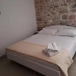 Violet *
